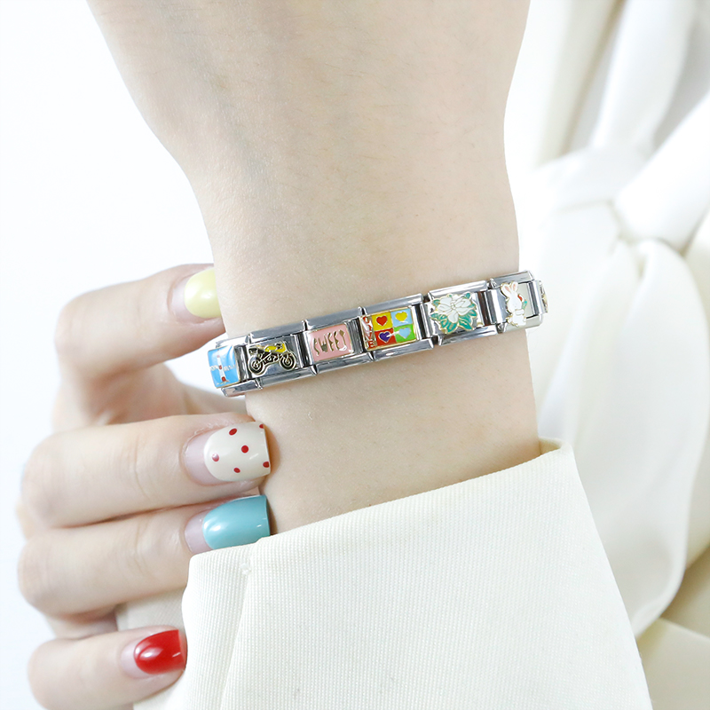Hapiship Original Daisy Horse  - Butterfly Clasp Deployant recension och pris